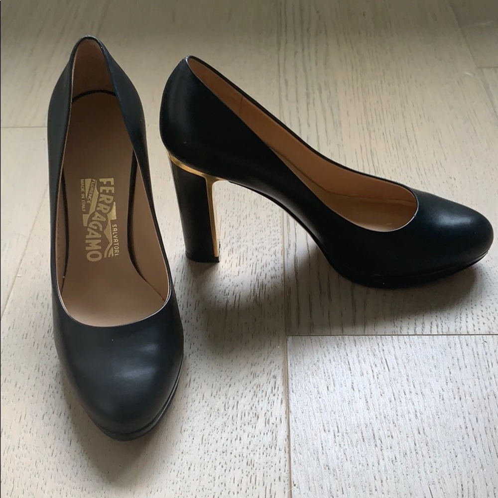 Ferragamo Tamina Pump